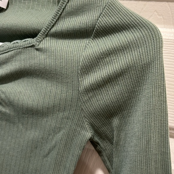 Girls RSQ green long sleeve - Picture 7 of 12